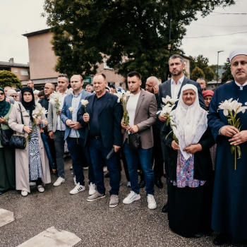 Tužna kolona s tabutima posmrtnih ostataka žrtava genocida u Srebrenici ispraćena iz Ilijaša 