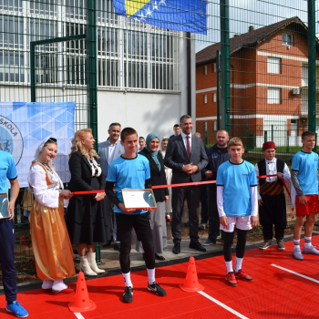 Otvoreno rekonstruisano sportsko igralište u Javnoj ustanovi Osnovna škola Podlugovi
