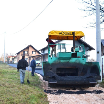 Asfaltiranje ulice Obala u MZ Podlugovi uz zajedničko sufinansiranje građana i Općine Ilijaš