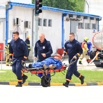 Održana vatrogasna vježba u krugu terminala HOLDINA u Podlugovima