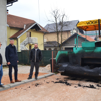 Asfaltiranje lokalnog puta u naselju Vratuša