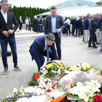 Općinski načelnik prisustvovao kolektivnoj dženazi u Memorijalnom centru Veljaci - Bratunac