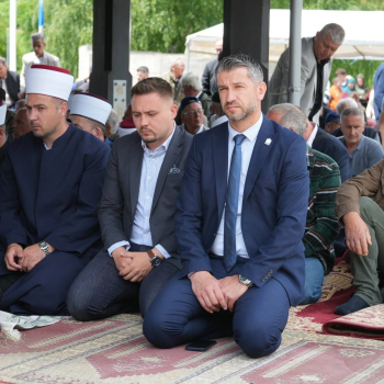 Općinski načelnik prisustvovao kolektivnoj dženazi u Memorijalnom centru Veljaci - Bratunac